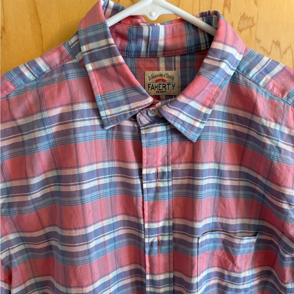 Faherty Men's Pink and Blue Plaid Shirt